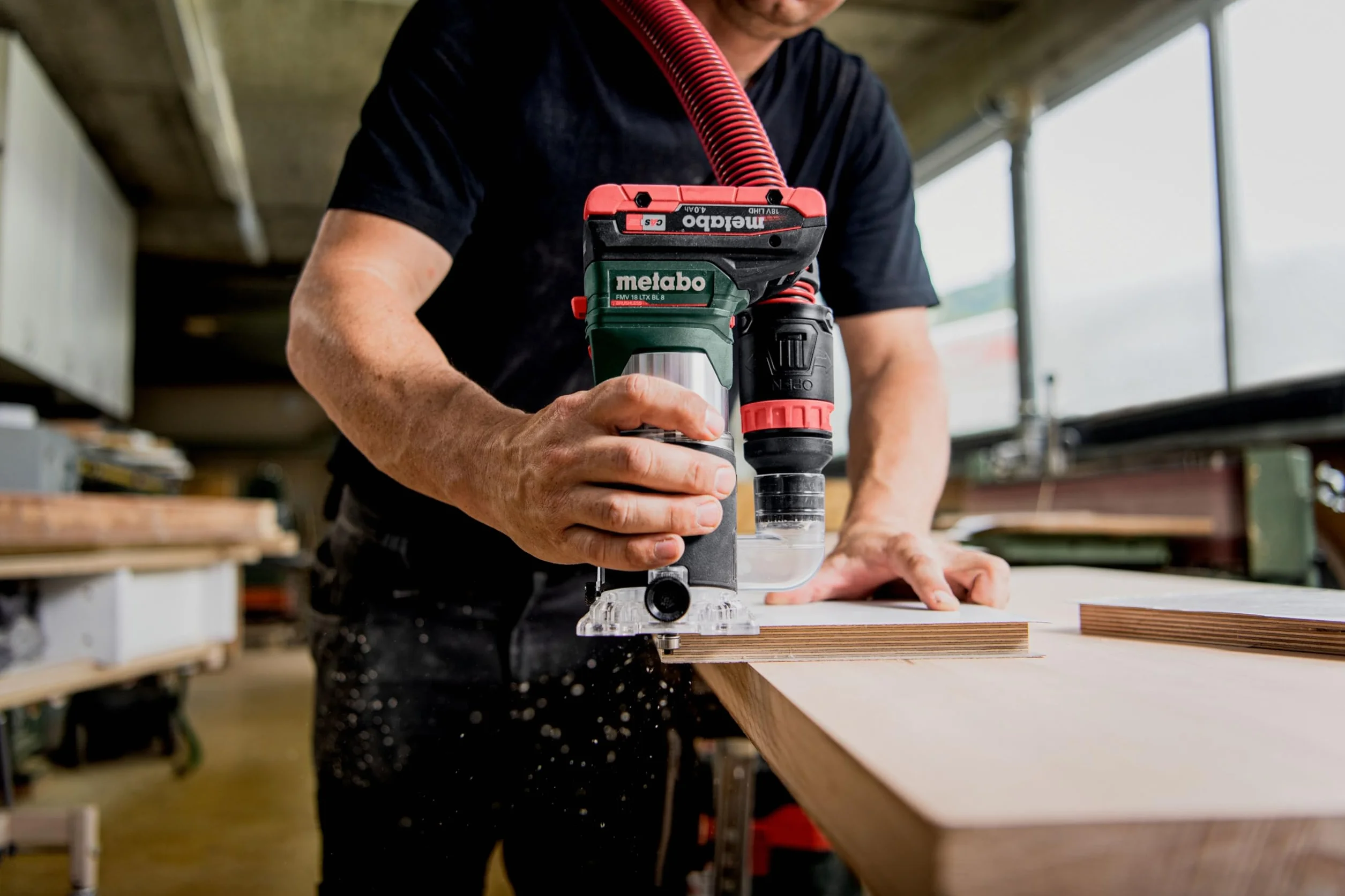 Metabo FMV 18 LTX BL 8 - Fresa a batteria con metaBOX 145 (peso 1,6 kg, velocità a vuoto 4800-29000/min) 601742840