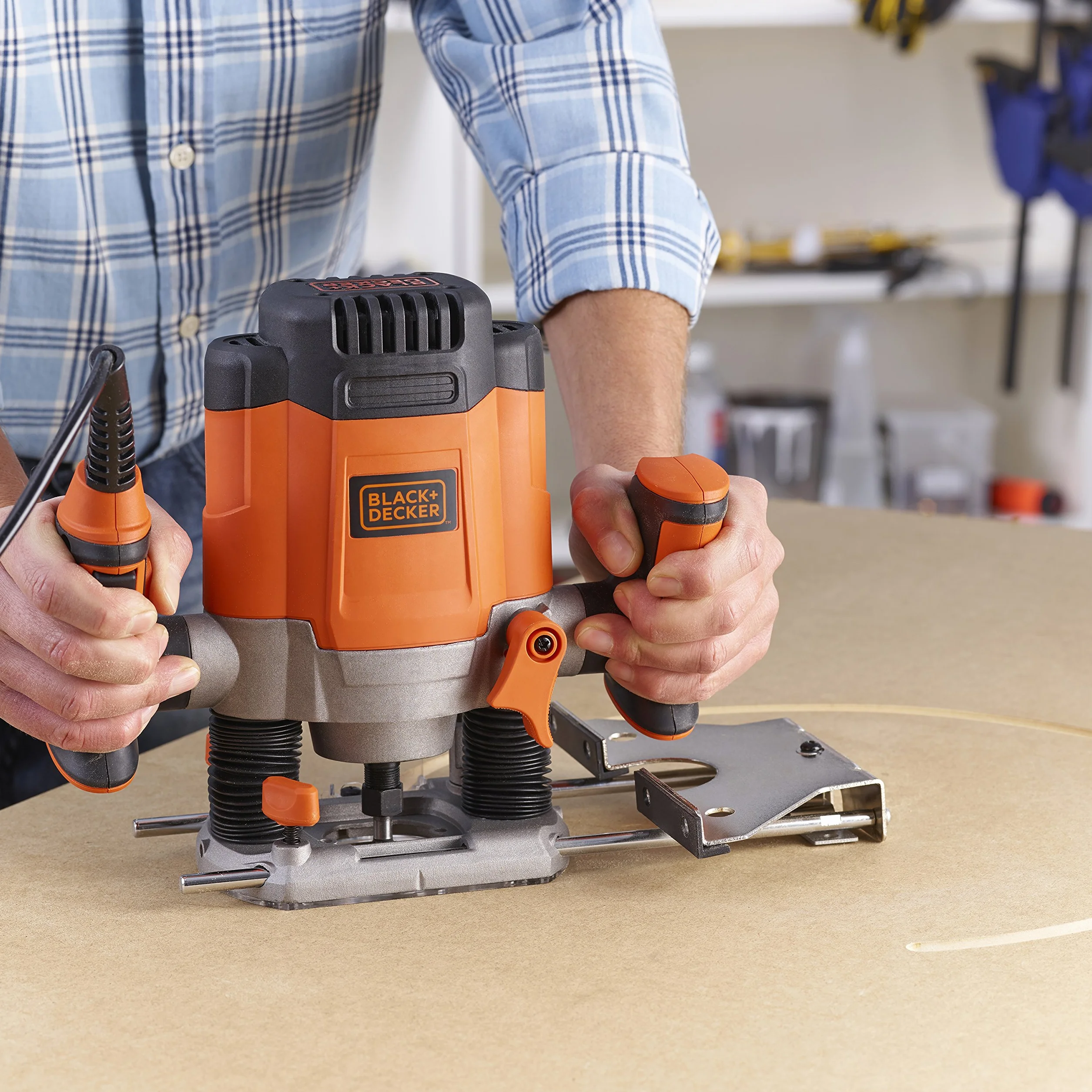 BLACK+DECKER, ELETTROFRESATRICE 1200 W IN VALIGETTA CON 6 FRESE. KW1200EKA-QS