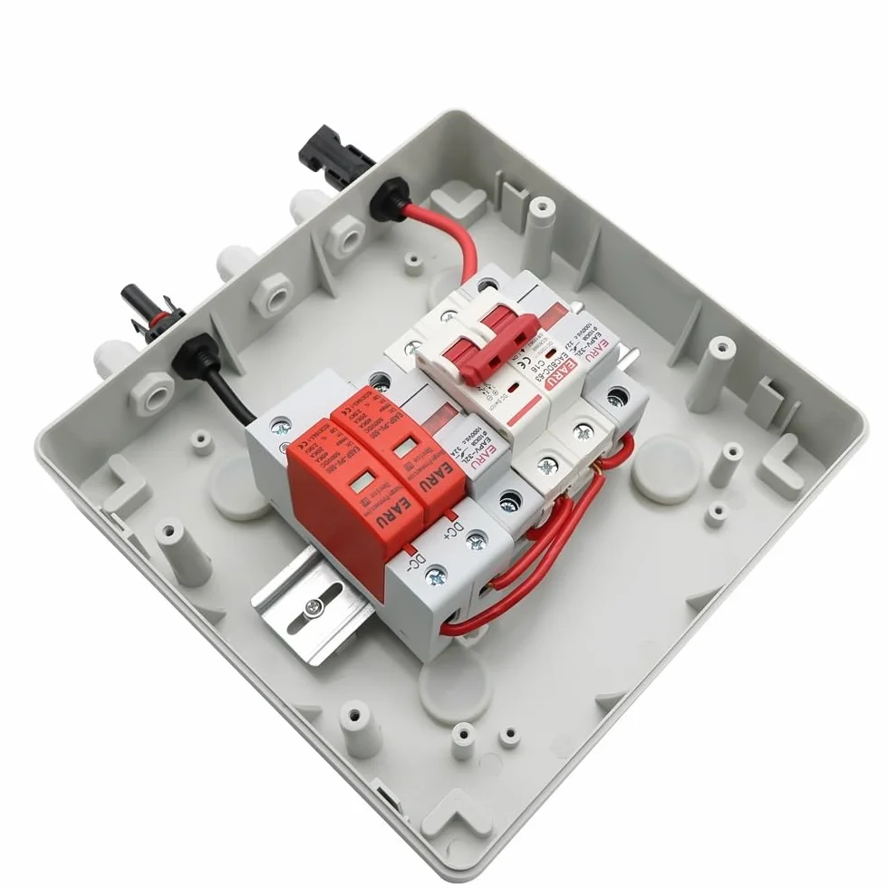 Quadro Elettrico Esterno,Consumer Unit Scatola combinatrice solare fotovoltaica fotovoltaica da 500 V 1 ingresso 1 uscita con protezione contro i fulmini Fusibile CC MCB SPD Scatola impermeabile(DC MC