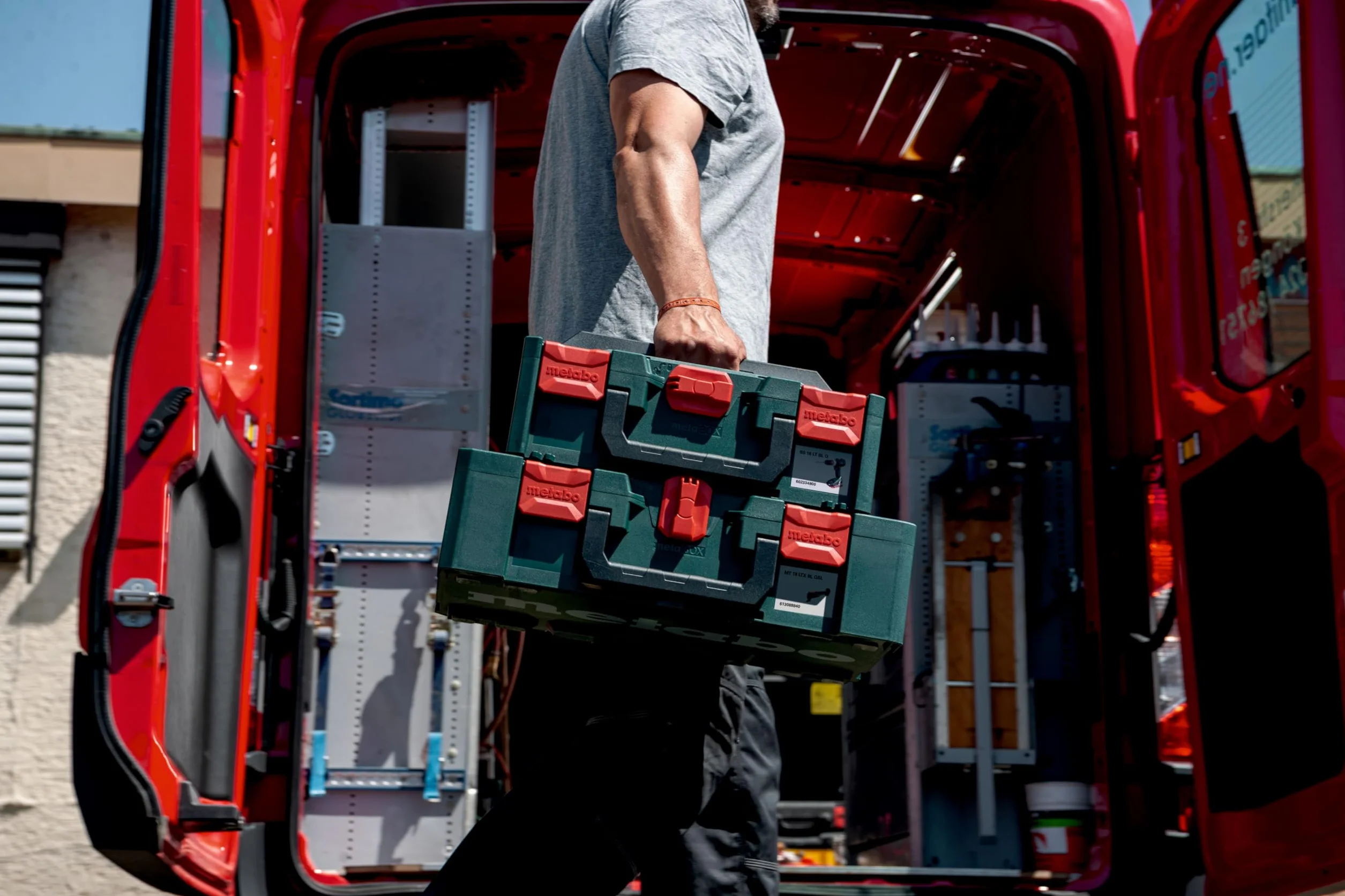 Metabo FMV 18 LTX BL 8 - Fresa a batteria con metaBOX 145 (peso 1,6 kg, velocità a vuoto 4800-29000/min) 601742840