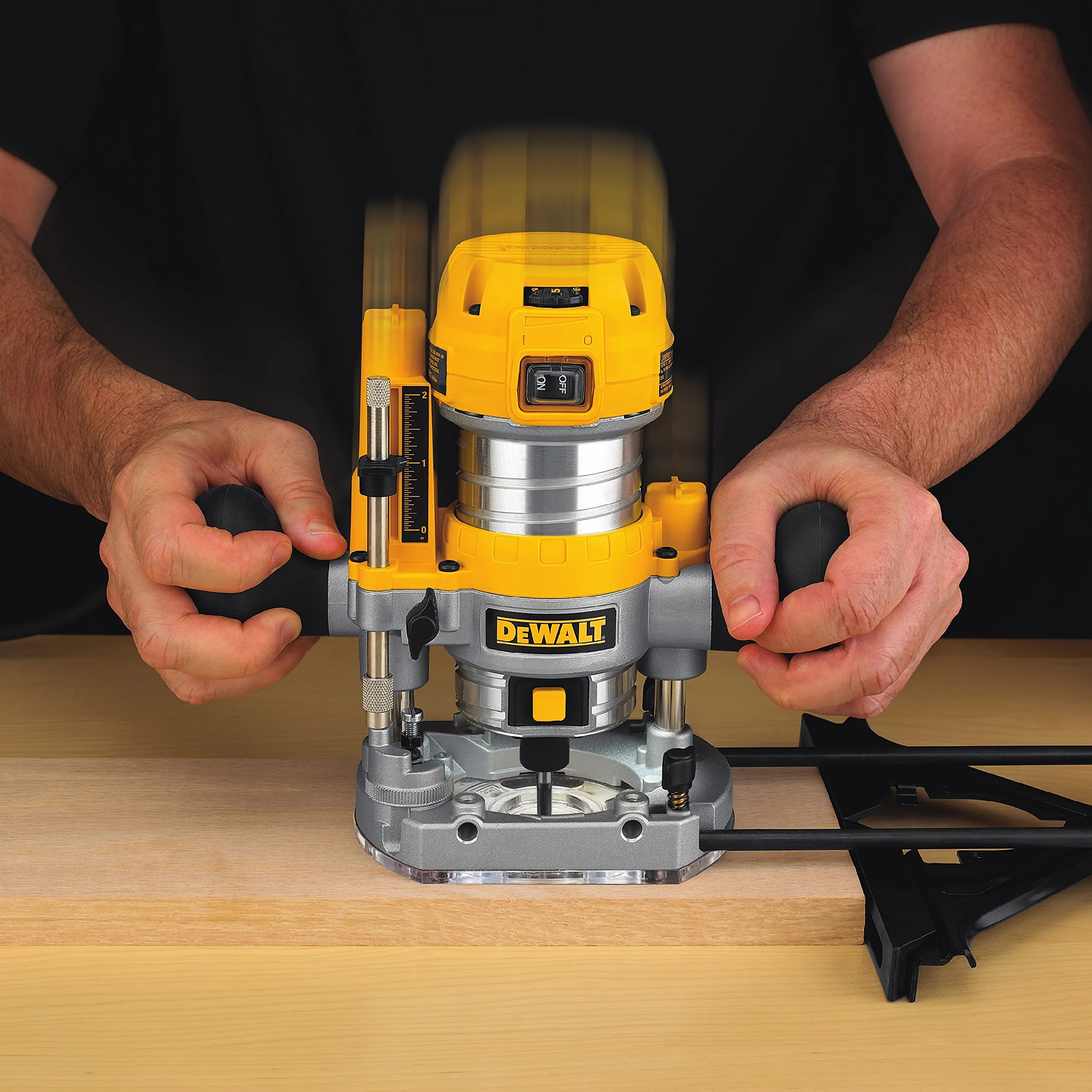 DEWALT elettrofresatrice 900W fresa 36mm elettronica, D26204K-QS