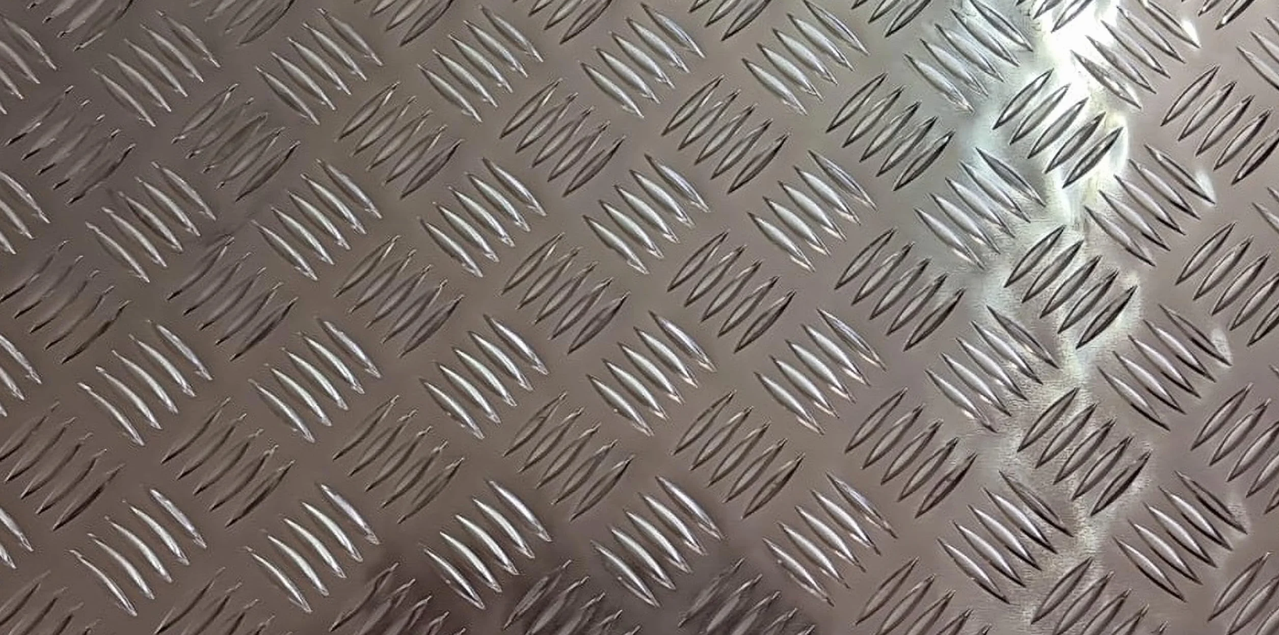Lamiera MANDORLATA in ALLUMINIO, varie dimensioni e spessori (1000x1000x3mm)