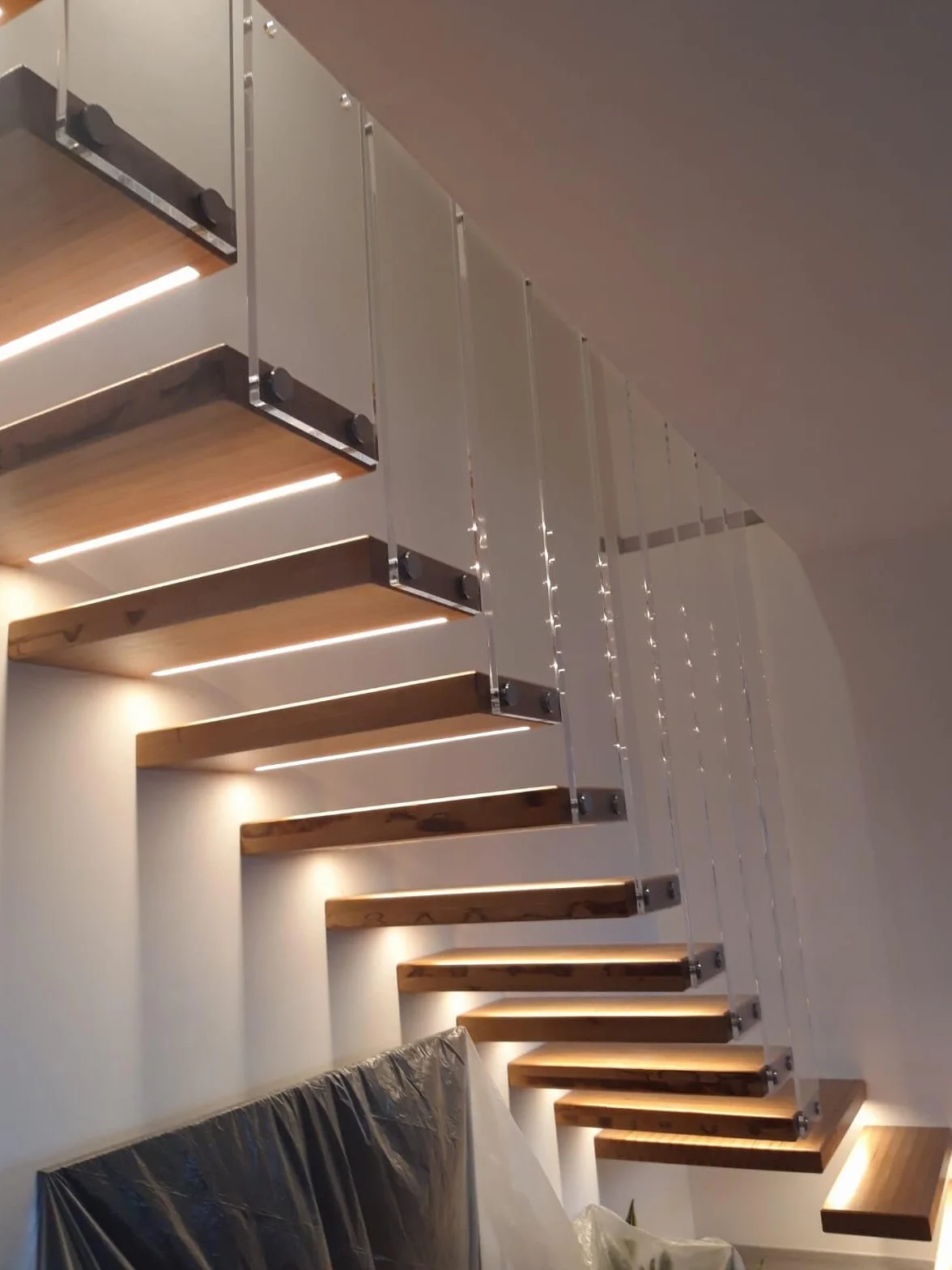 Pannello Plexiglass 3 mm PLAVALY Trasparente 100x100cm, Lastra in Metacrilato Leggera e Resistente, Alternativa al Vetro, Per Arredo, Pubblicità e Fai da Te, Protetta su 2 Lati - GB Plast