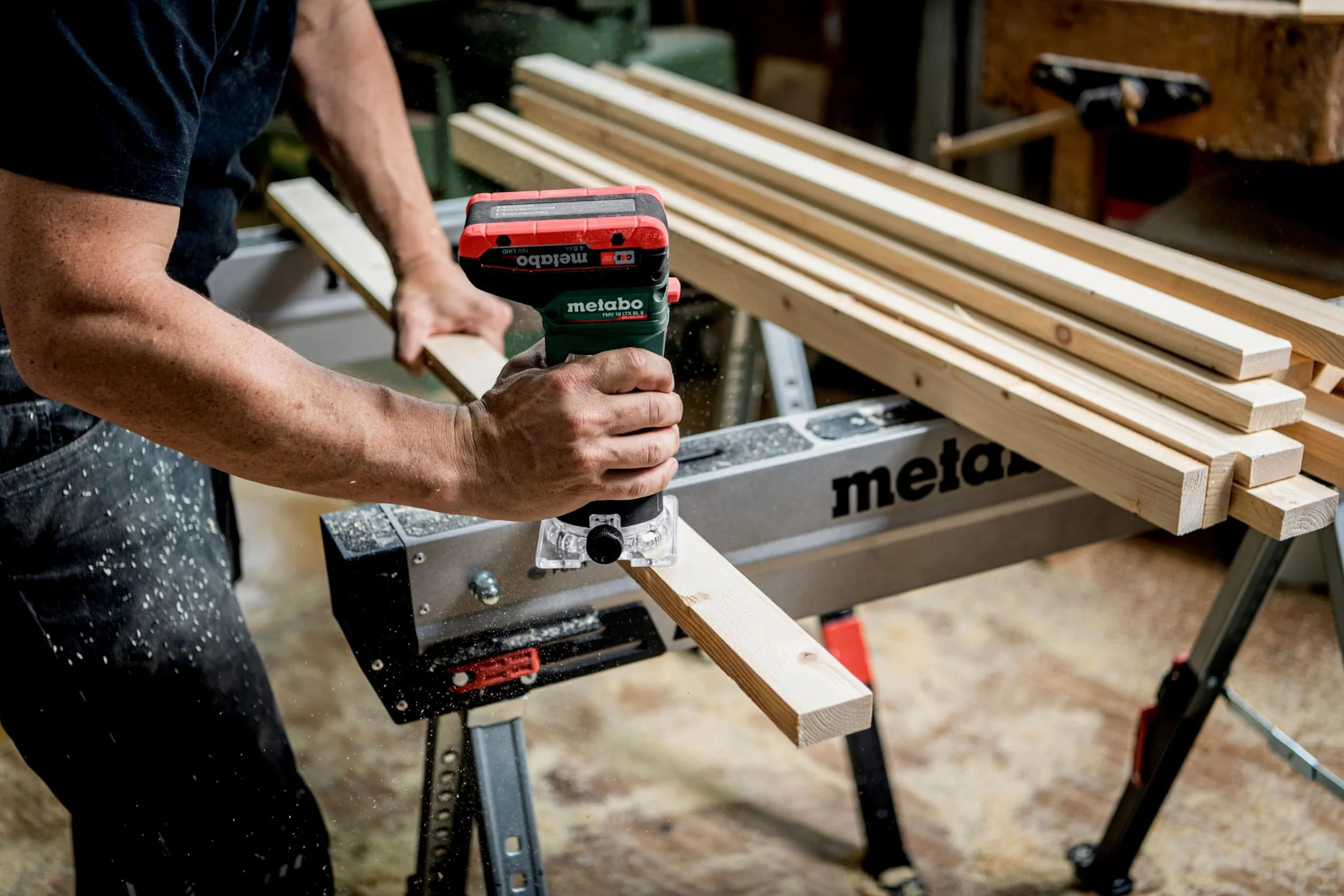 Metabo FMV 18 LTX BL 8 - Fresa a batteria con metaBOX 145 (peso 1,6 kg, velocità a vuoto 4800-29000/min) 601742840