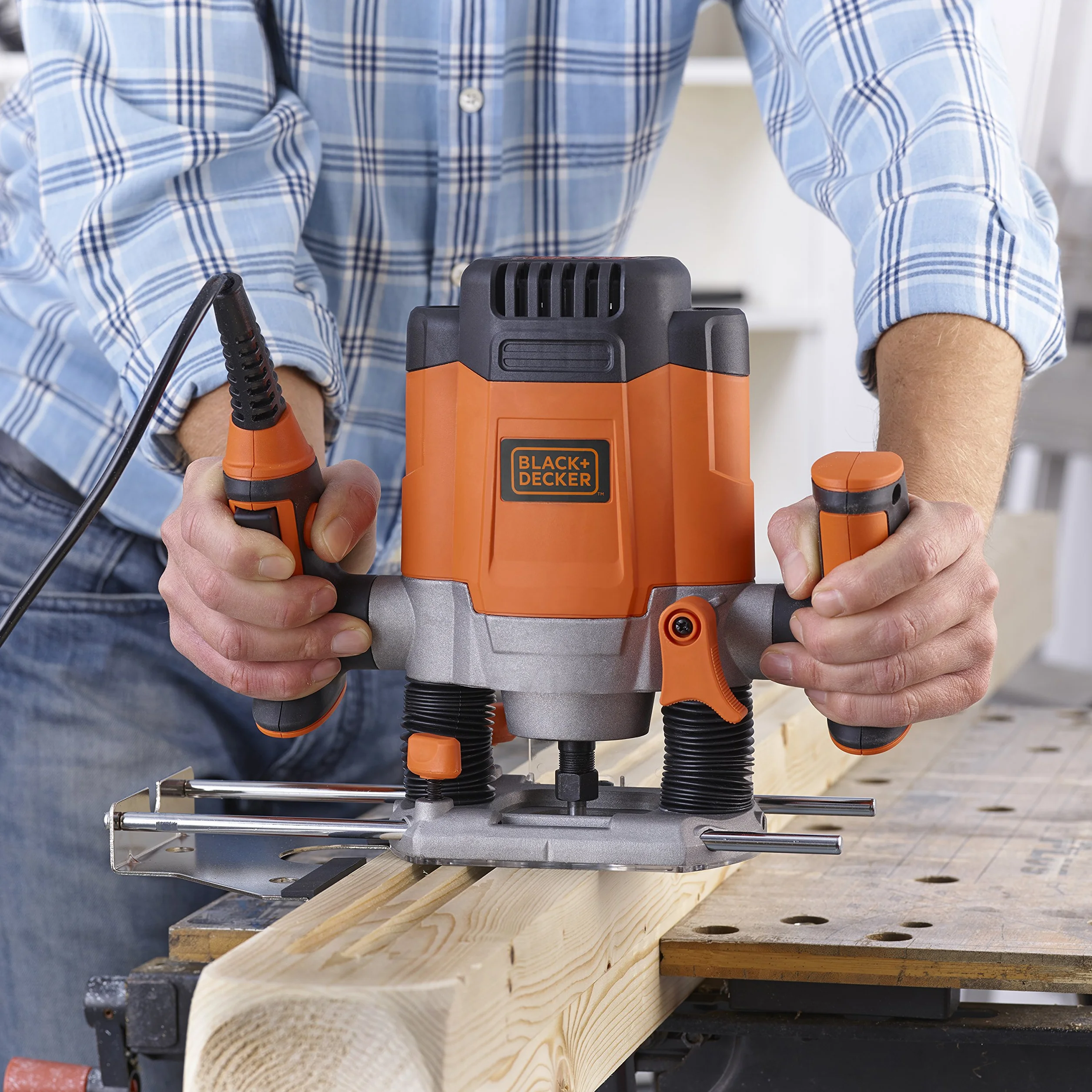 BLACK+DECKER, ELETTROFRESATRICE 1200 W IN VALIGETTA CON 6 FRESE. KW1200EKA-QS